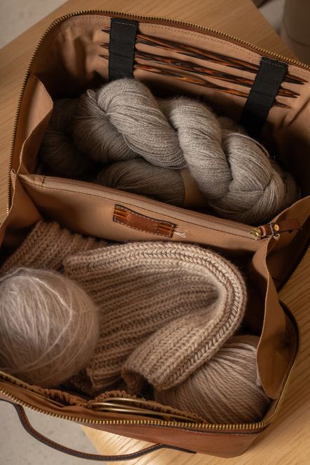 Hovedbilde PROJECT 10 - Walnut/Gold