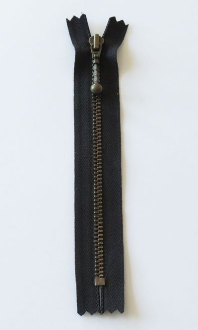 Hovedbilde YKK 4 mm - 0580 Svart